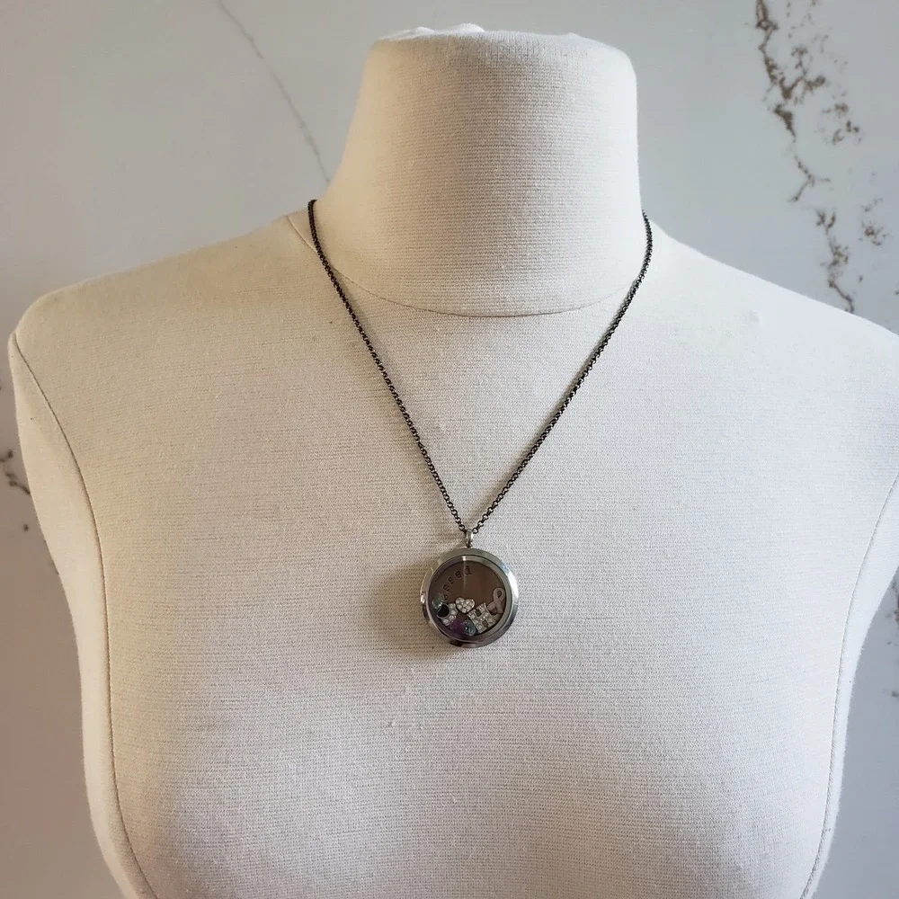 Origami Necklace Round Charm Locket‎ w/ 8 Floating Charms Silver Tone Dog Mom